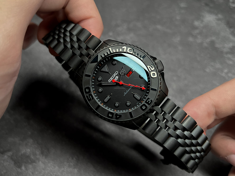 Seiko 5 “Full Blackout Red” Custom Diver Mod – Automatic Day-Date on Matte Jubilee